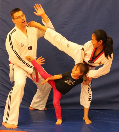 Valmentaja iskä, pikkusisko Elisa 2v ja Naam. 